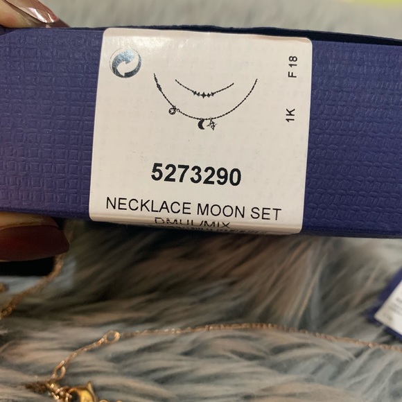 😍SOLD😍Swarovski moon necklace set - Picture 5 of 6